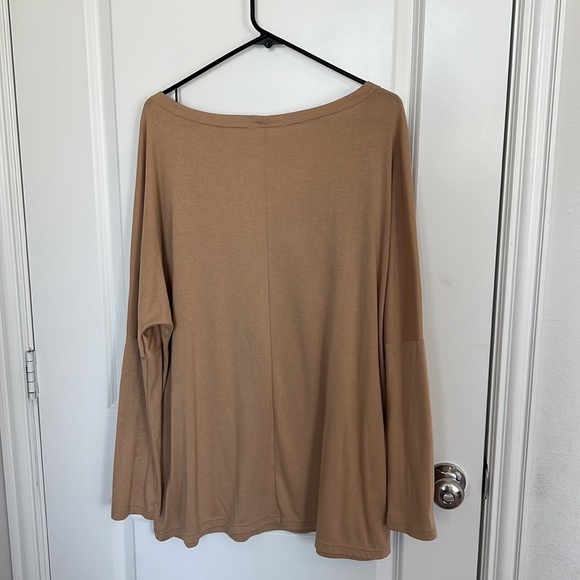 Camel Long Sleeve Oversized Shirt - L - Picture 5 of 6